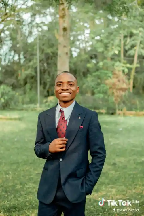 photo de profil de KAKULE MOWAVINGI