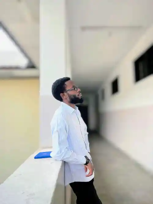 photo de profil de Claver MUSAFIRI