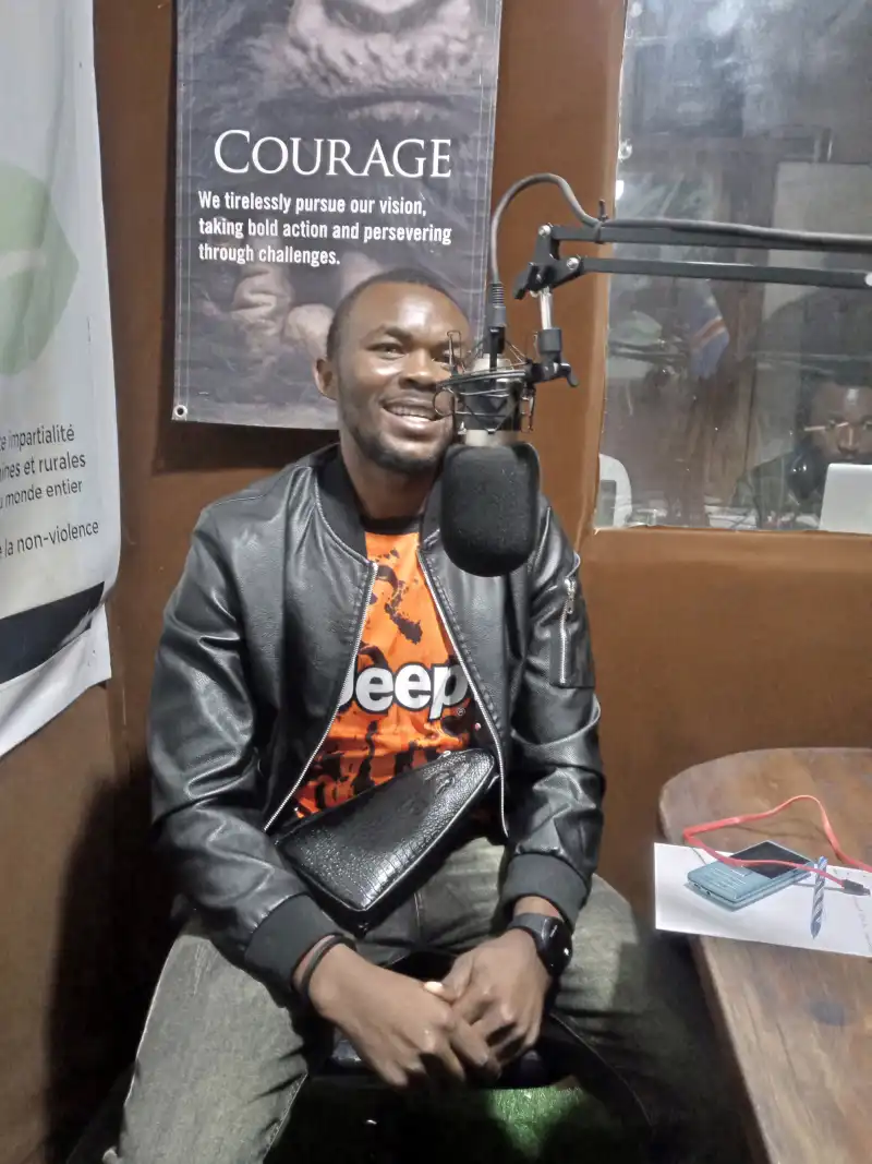 Image Chers citoyens,

Pensez-vous qu’un dialogue pour la paix en République démocratique du Congo peut réellement produire des résultats durables sans la participation de tous les acteurs impliqués dans la crise à l’Est, notamment le mouvement M23/AFC et l’ancien président Joseph Kabila ?

Quelles conséquences cette absence pourrait-elle engendrer ? Risque-t-elle de compromettre les efforts de paix, de prolonger les conflits ou de créer de nouvelles frustrations au sein de la population ?

Selon vous, quelles sont les conditions nécessaires pour organiser un dialogue véritablement inclusif, réunissant les parties prenantes, les communautés affectées, la société civile et les acteurs politiques, afin de trouver une solution durable à la crise sécuritaire dans l’Est de la RDC ?

La paix durable ne devrait-elle pas passer par un dialogue inclusif, sincère et responsable ?

Vos avis et propositions sont les bienvenus.