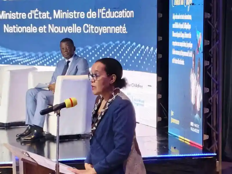 Image La récente initiative du gouvernement congolais pour rassembler les acteurs étatiques et non étatiques autour de l'éducation soulève des questions importantes. En effet, comment impliquer efficacement les différentes parties prenantes pour améliorer la qualité de l'enseignement ? Les opinions divergent : certains plaident pour un financement accru, tandis que d'autres insistent sur la nécessité d'une réforme structurelle. Cette mobilisation pourrait-elle favoriser une meilleure éducation pour tous et réduire les inégalités ? Qu'en pensez-vous ?